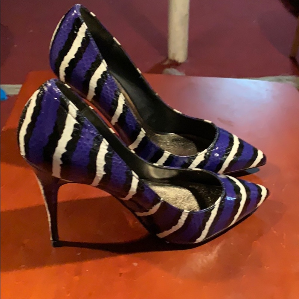 Pumps - Picture 2 of 4